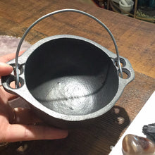Cast iron cauldron, large