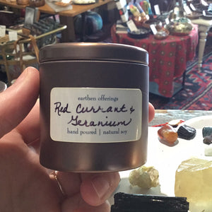Red currant and geranium tin candle