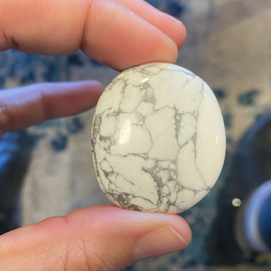 Howlite Palm Stone