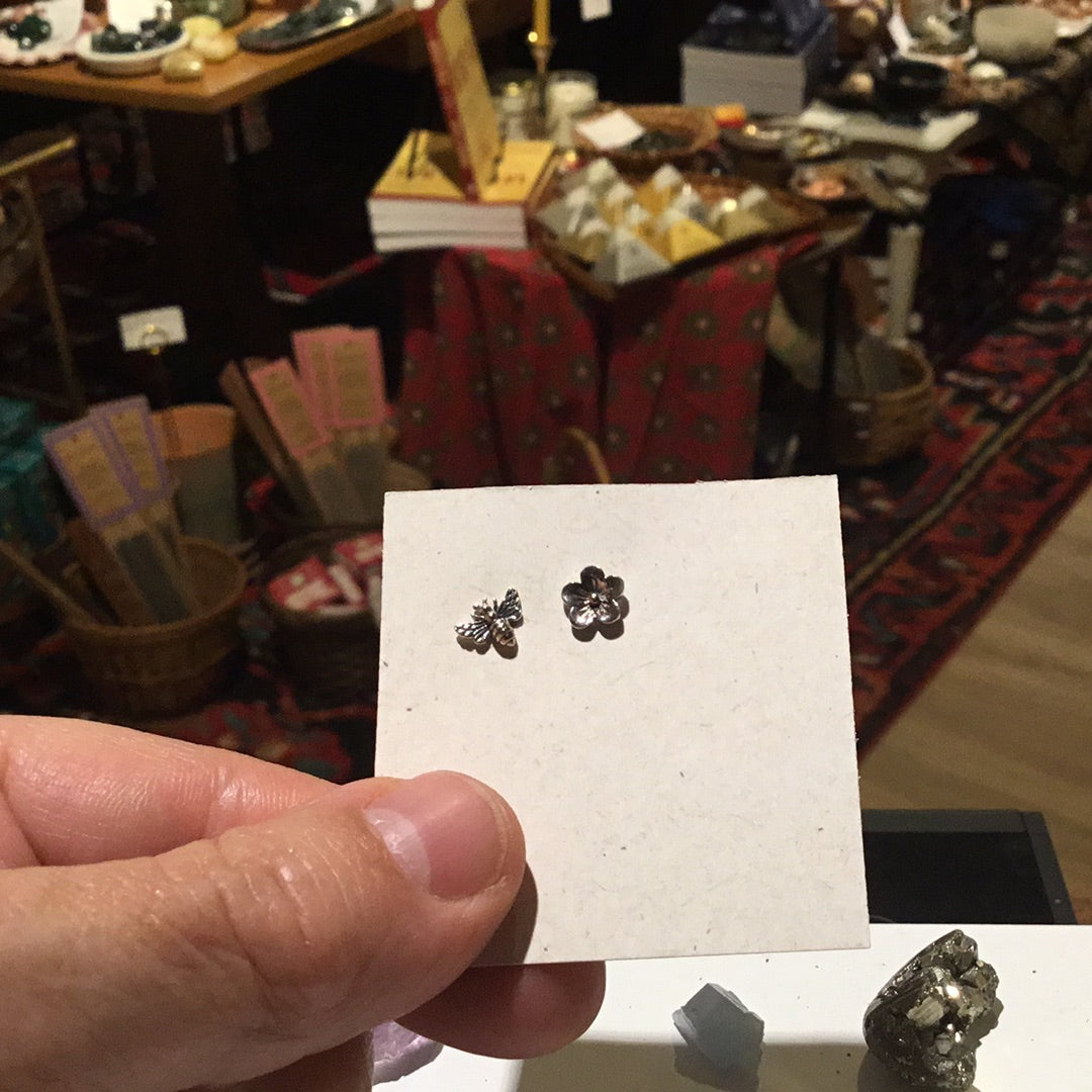 Earring SS Cherry Blossom & Bee Post