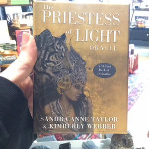 The priestess of light Oracle